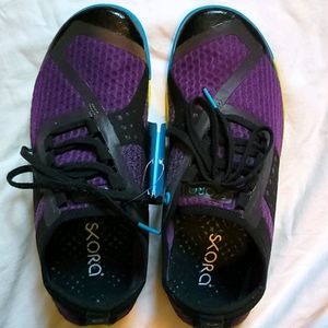 Skora minimalist running shoes